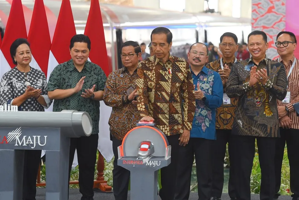 Presiden Jokowi Tegaskan KCJB Komitmen Pemerintah Layani Masyarakat 1 1024x684 1