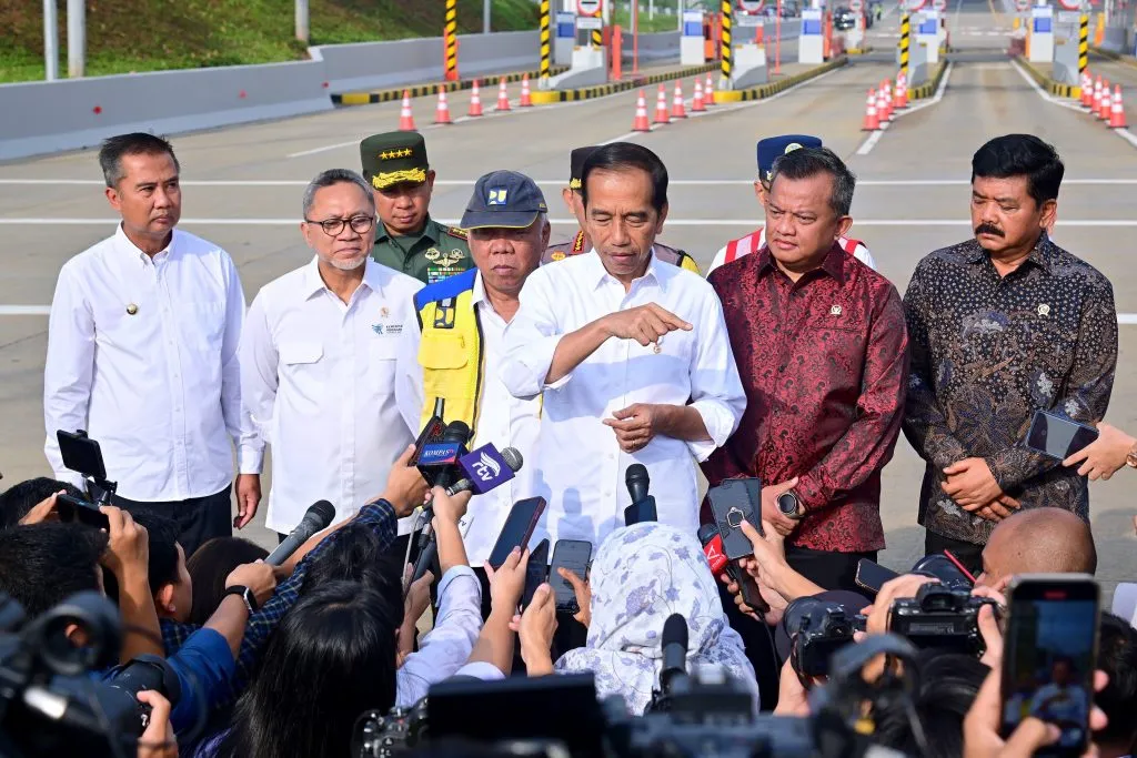 Presiden Jokowi Tegaskan Kenaikan Gaji ASN TNI Polri Diputuskan atas Pertimbangan Kondisi Perekonomian Negara 1024x683 1