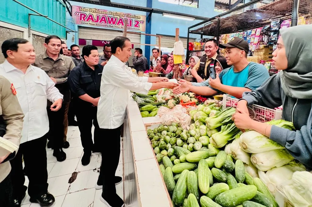 Presiden Jokowi Tinjau Pasar Bululawang 1