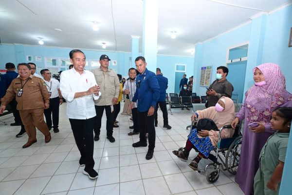 Presiden Jokowi Tinjau Pelayanan dan Fasilitas Kesehatan di RSUD Sekadau 1024x683 1