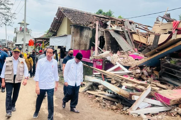 Presiden Tinjau Langsung Episentrum Gempa Cianjur