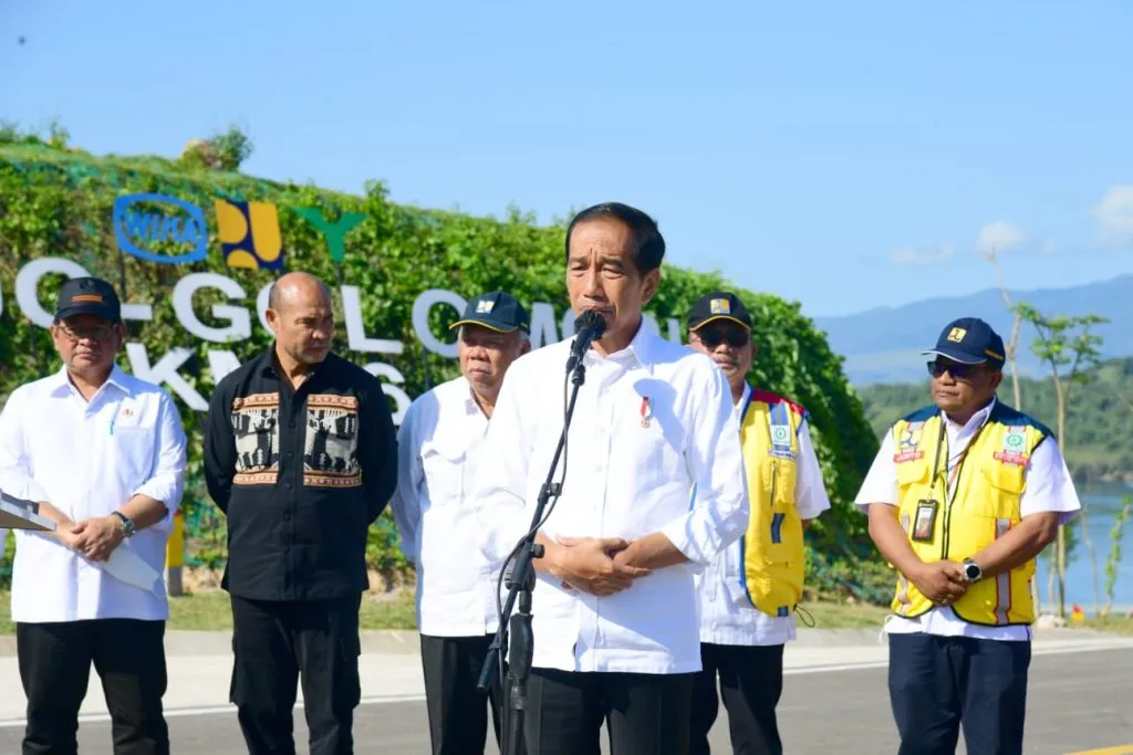 Resmikan Jalan Akses Labuan Bajo Golo Mori Presiden Dorong Pengembangan Kawasan 1024x683 1