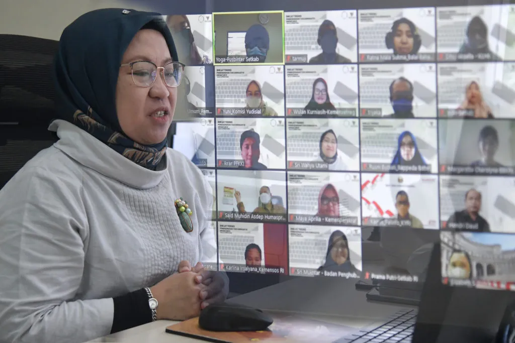 Sekretariat Kabinet Selenggarakan Diklat Teknis Penerjemah Teks Jurnalistik Secara Daring 1024x683 1