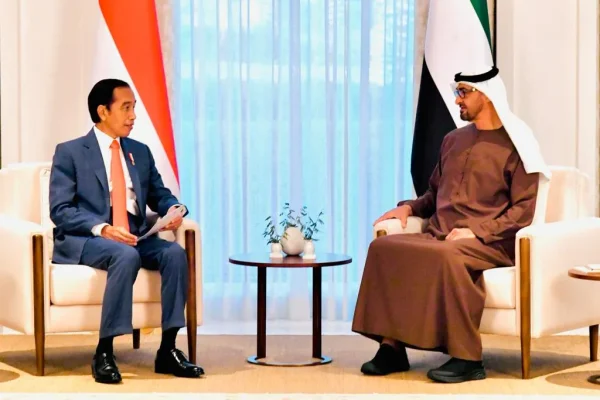 Tiba di Istana Al Shatie Presiden Disambut Putra Mahkota Abu Dhabi