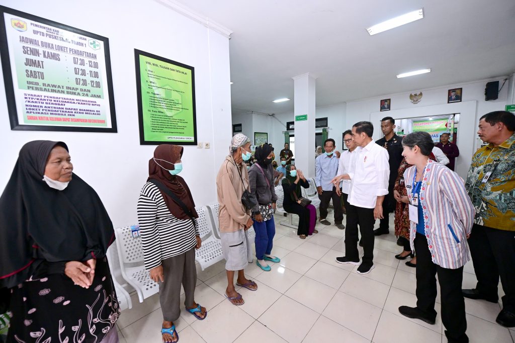 Tinjau Puskesmas Toroh 1 Presiden Pastikan Tiap Puskesmas Miliki Alat USG Kehamilan 1024x683 1