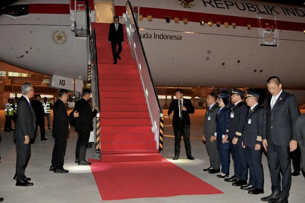Usai Lawatan dari Dua Negara Presiden Jokowi Tiba di Tanah Air 1024x683 1