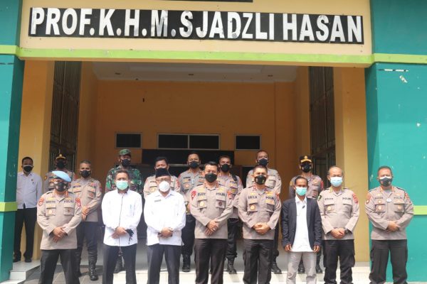 accelerate covid 19 vaccine banten regional police chief review vaccination preparation at uin campus 41193