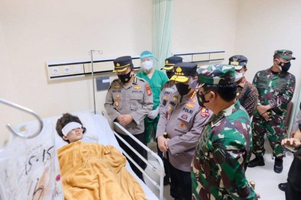 adang pelaku bom bunuh diri kapolri apresiasi keberanian sekuriti gereja katedral 30913