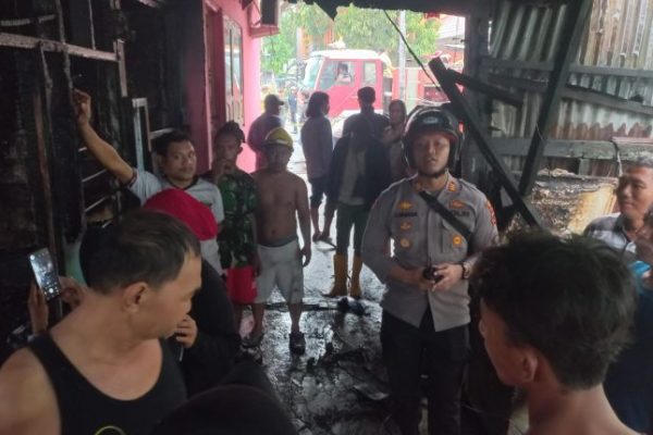 akibat gempa satu rumah kos di papua dilalap si jago merah 54361