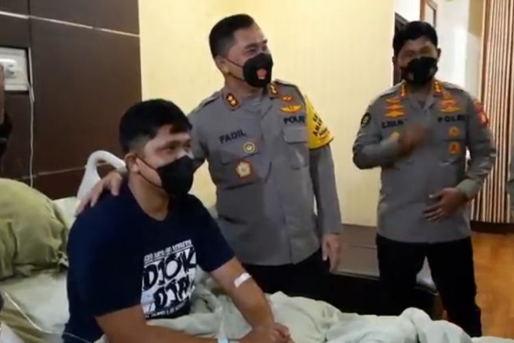 akp rudi polantas yang dikeroyok saat demo 11 april diperbolehkan pulang 46054