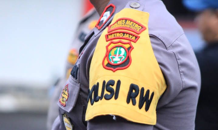 aksi heroik polisi rw di kalideres gagalkan percobaan bunuh diri 58163