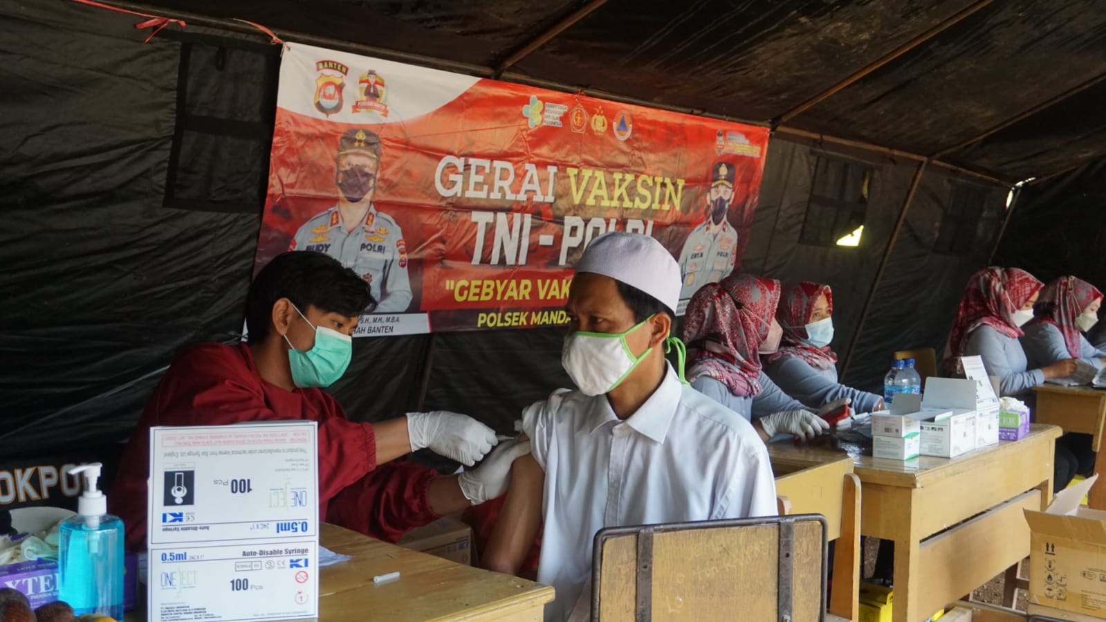 alumni akabri 1989 gelar vaksinasi dan baksos di ponpes tahfidz irhamna bil qur an pandeglang 9812