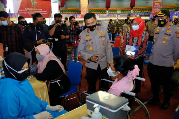 alumni akabri 1999 kaltim gelar vaksinasi massal 24699