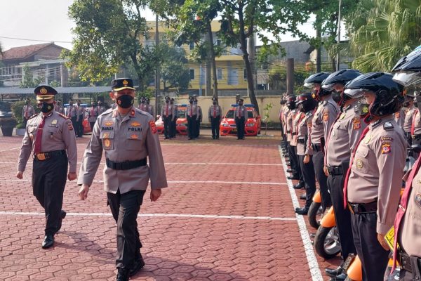 amankan unjuk rasa wakapolda jabar pastikan personil polri tak bawa senjata api 45849