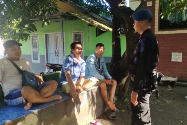 anggota satbrimob polda jabar melaksanakan patroli dan memberikan imbauan harkamtibmas 49592
