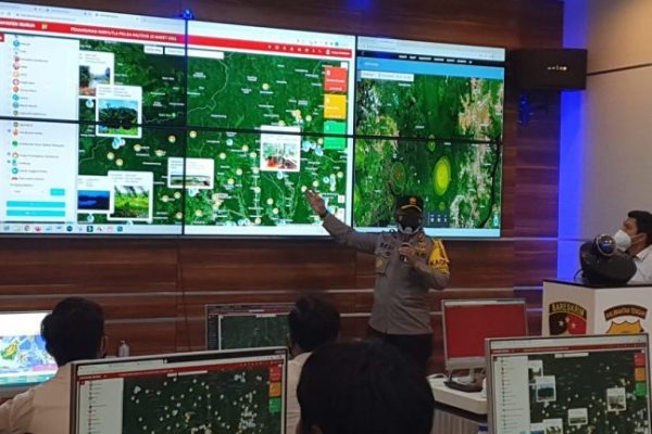 antisipasi karhutla kapolda kalteng cek hotspot lewat command center 18296