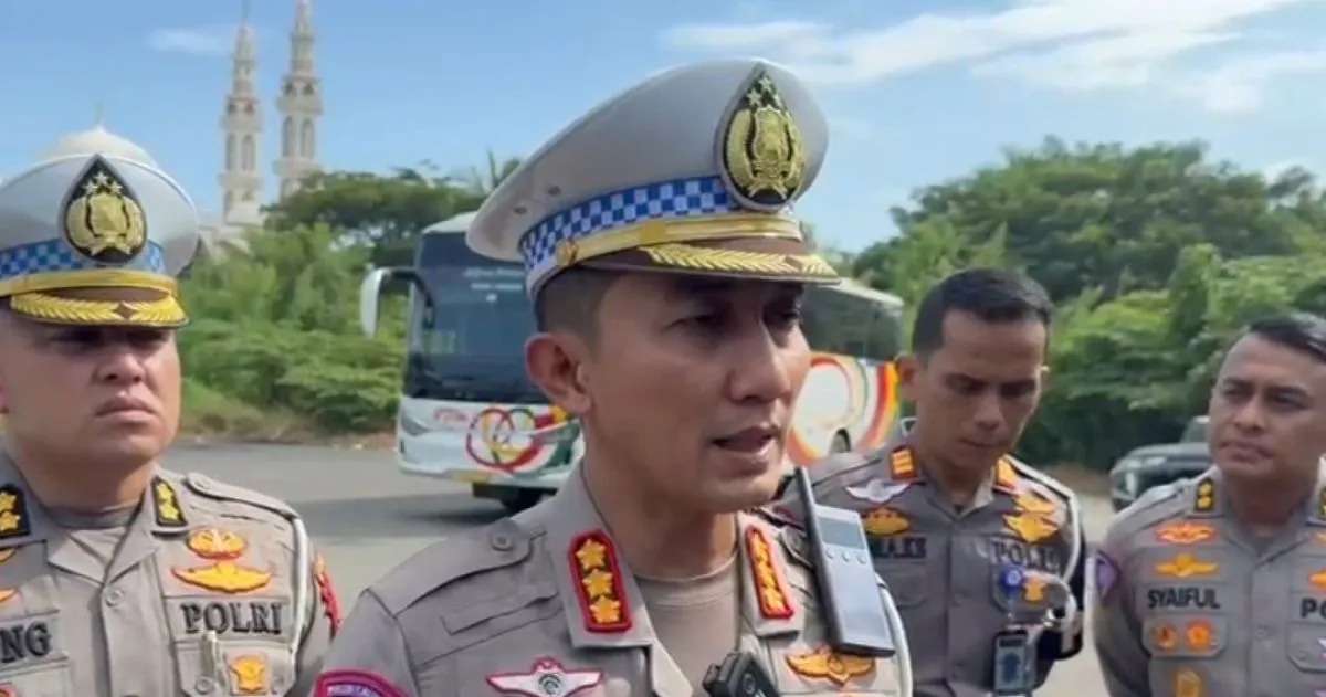 antisipasi kecelakaan lalu lintas polisi periksa kelaikan bus di sumbar 74601