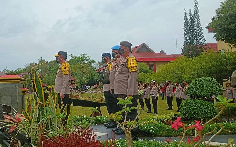 antisipasi keputusan sidang mk polda kalteng apel gelar pasukan 11939