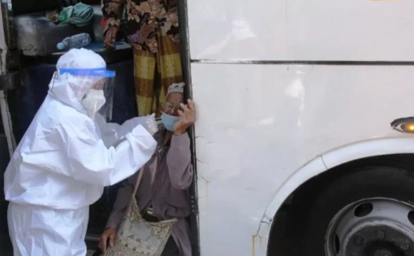antisipasi penyebaran covid 19 polda jatim tambah personel dan alat deteksi di jembatan suramadu 37346