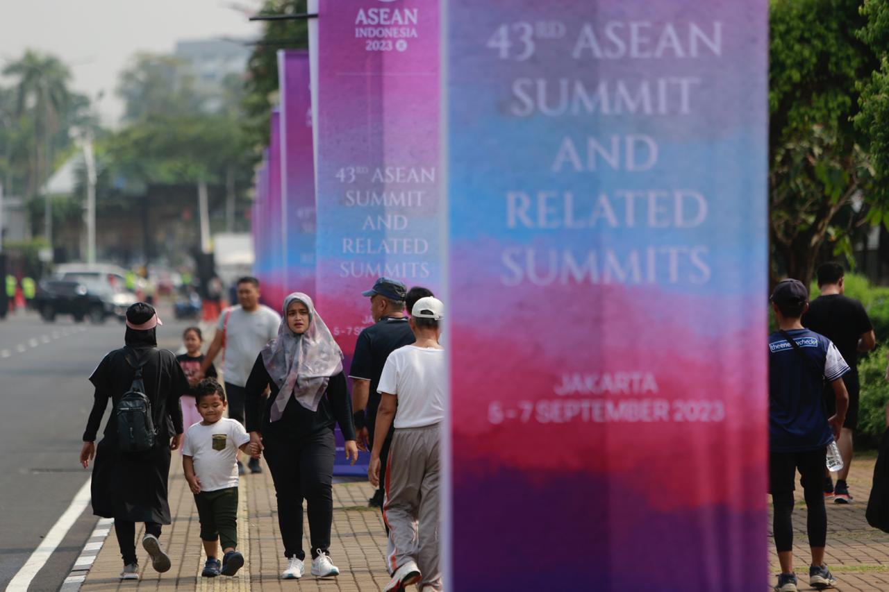 antusias warga jakarta berharap ktt ke 43 asean dorong pertumbuhan ekonomi 63072