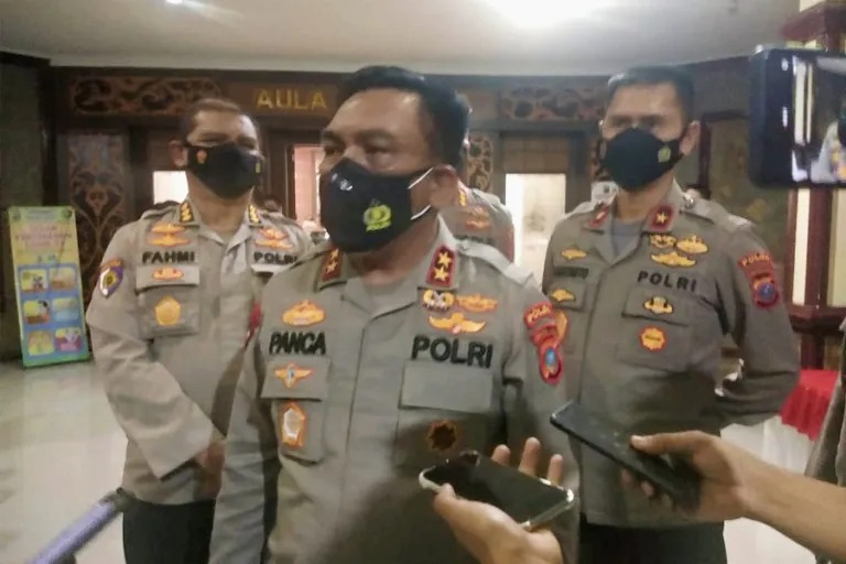 approaching chrismas and new year chief of north sumatera regional police advice people to stay at home 43433