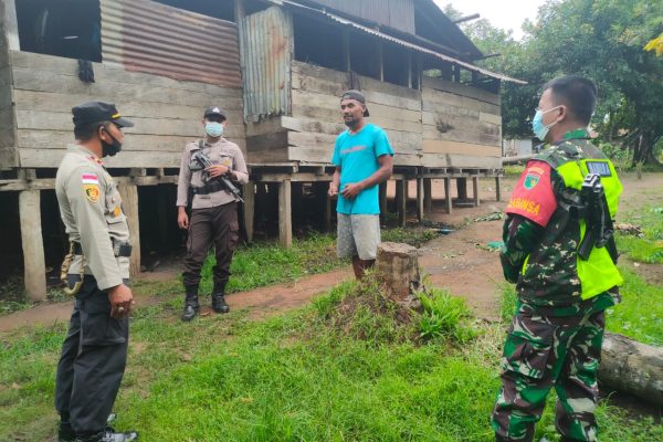 armed forces police is solid during patrol in tanas village indonesia png border 40919