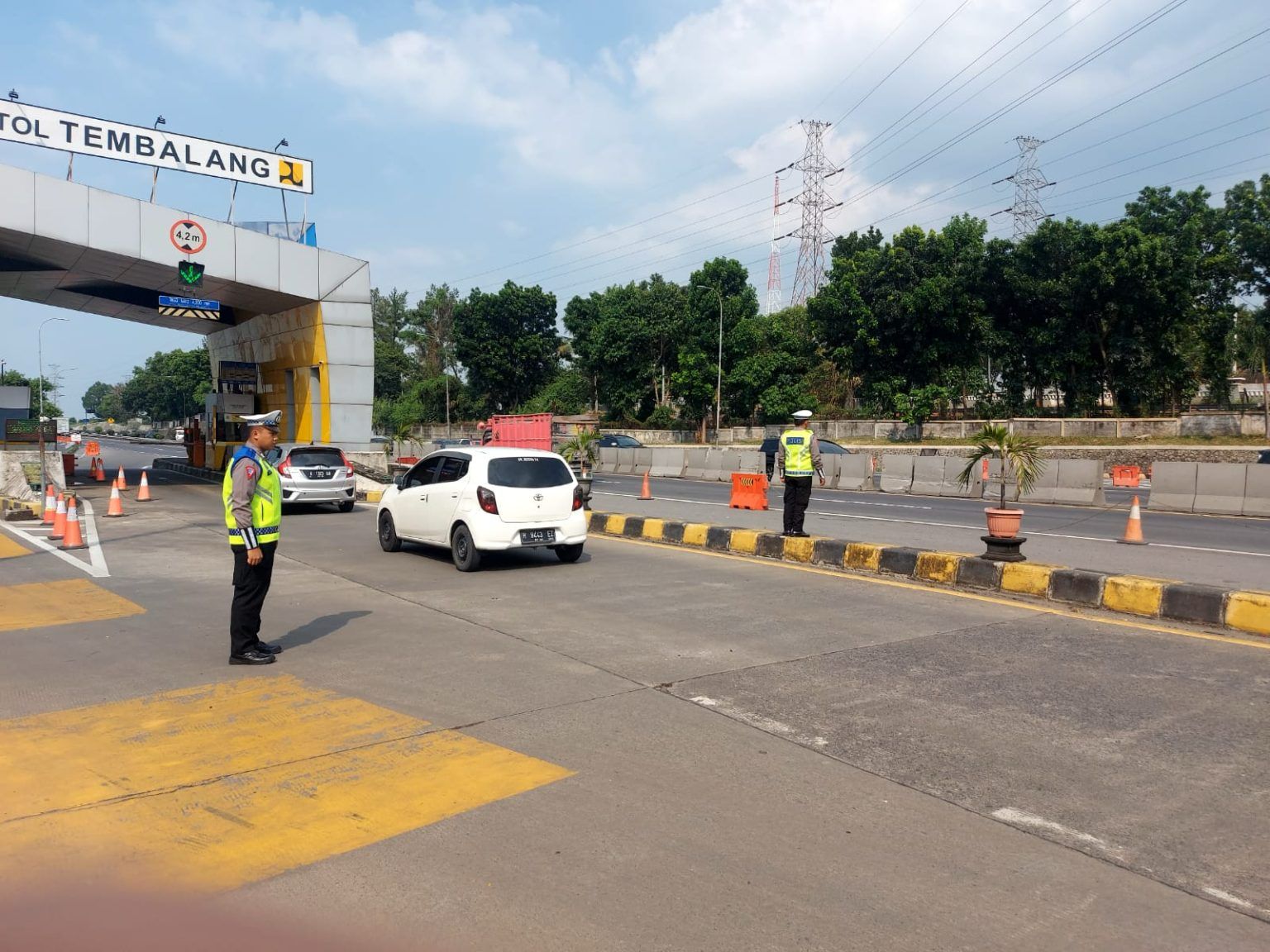 arus lalin libur nataru meningkat polda jateng aktifkan tim urai kemacetan 68081