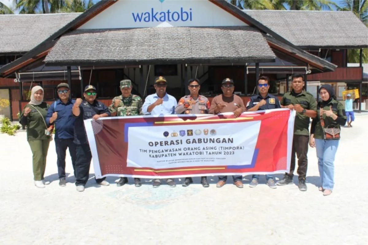 awasi imigran ilegal imigrasi wakatobi dan polri gelar operasi gabungan 64239