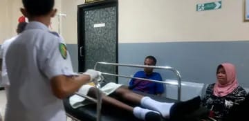 ayah korban yang terkena panah oleh otk di langgur ucapkan terima kasih kepada polda maluku 74463