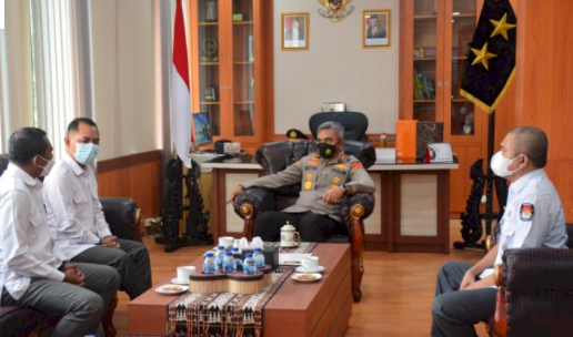 bahas sinergitas dan pilgub 2024 mendatang kapolda terima kunker ketua kpu provinsi ntt 22980