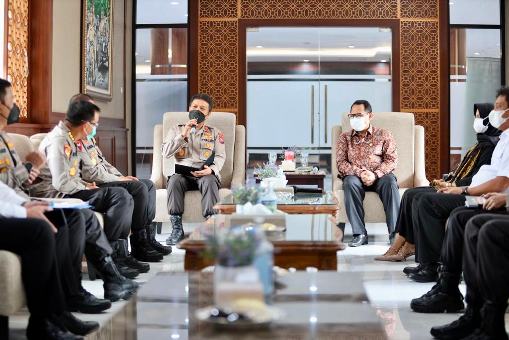 bangun sinergitas kapolda audiensi bersama wakil ketua bpk ri di mapolda jatim 21016