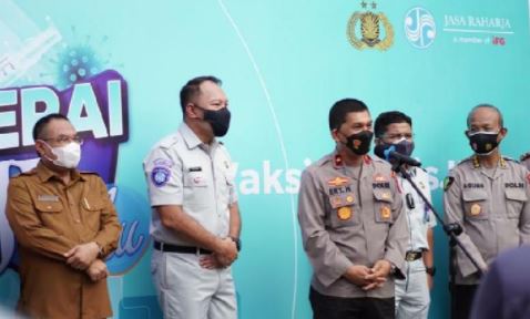 banten regional police together with jasa raharja held covid 19 vaccination in serang city 41063