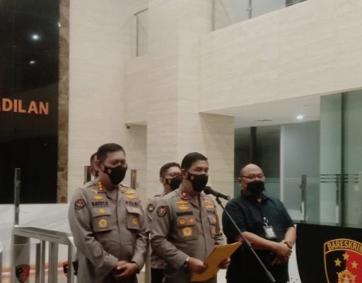 bareskrim menyita handphone akun youtube dan barang milik doni salmanan 94