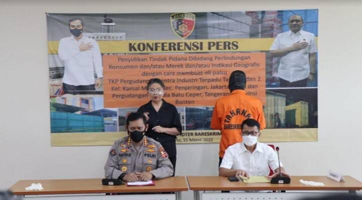 bareskrim polri berhasil ungkap pembuat oli palsu sejak 2017 37556