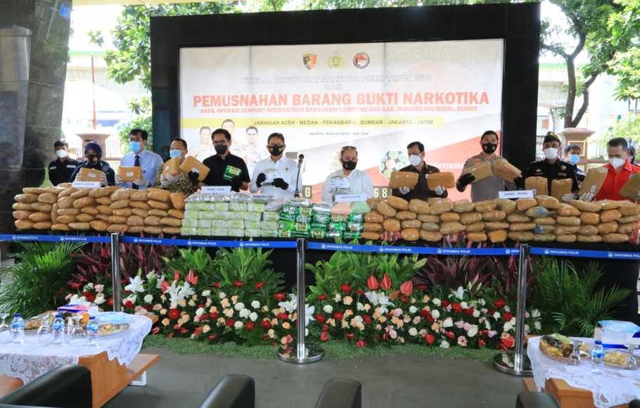 bareskrim polri musnahkan barang bukti narkoba sebanyak 290 kg ganja 89 kg sabu dan 68 986 butir ekstasi 32983
