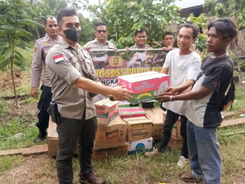 bentuk kepedulian alumni bintara spn polda sumbar tahun 1998 1999 kepada korban longsor 21229