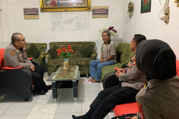 bentuk kepedulian biro sdm polda sulsel gelar program jumat berbagi 71142