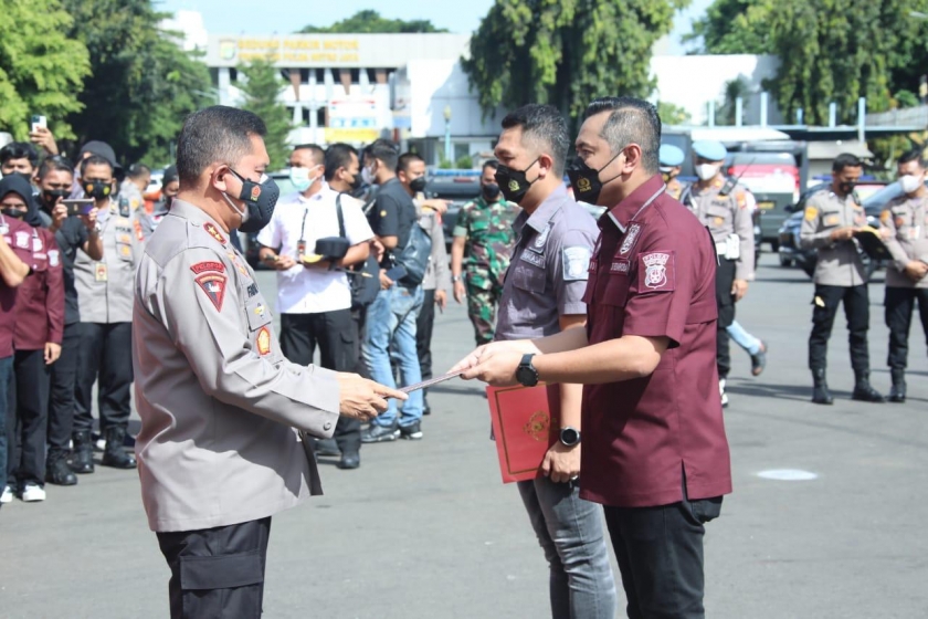 berhasil ungkap 36 kg narkoba satresnarkoba polres jakpus dapat penghargaan dari kapolda metro jaya 25137