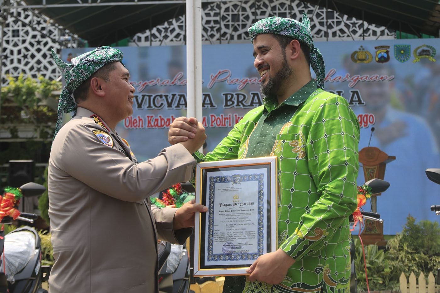 berikan 70 motor untuk polisi rw kabahrkam polri apresiasi wali kota probolinggo 67637