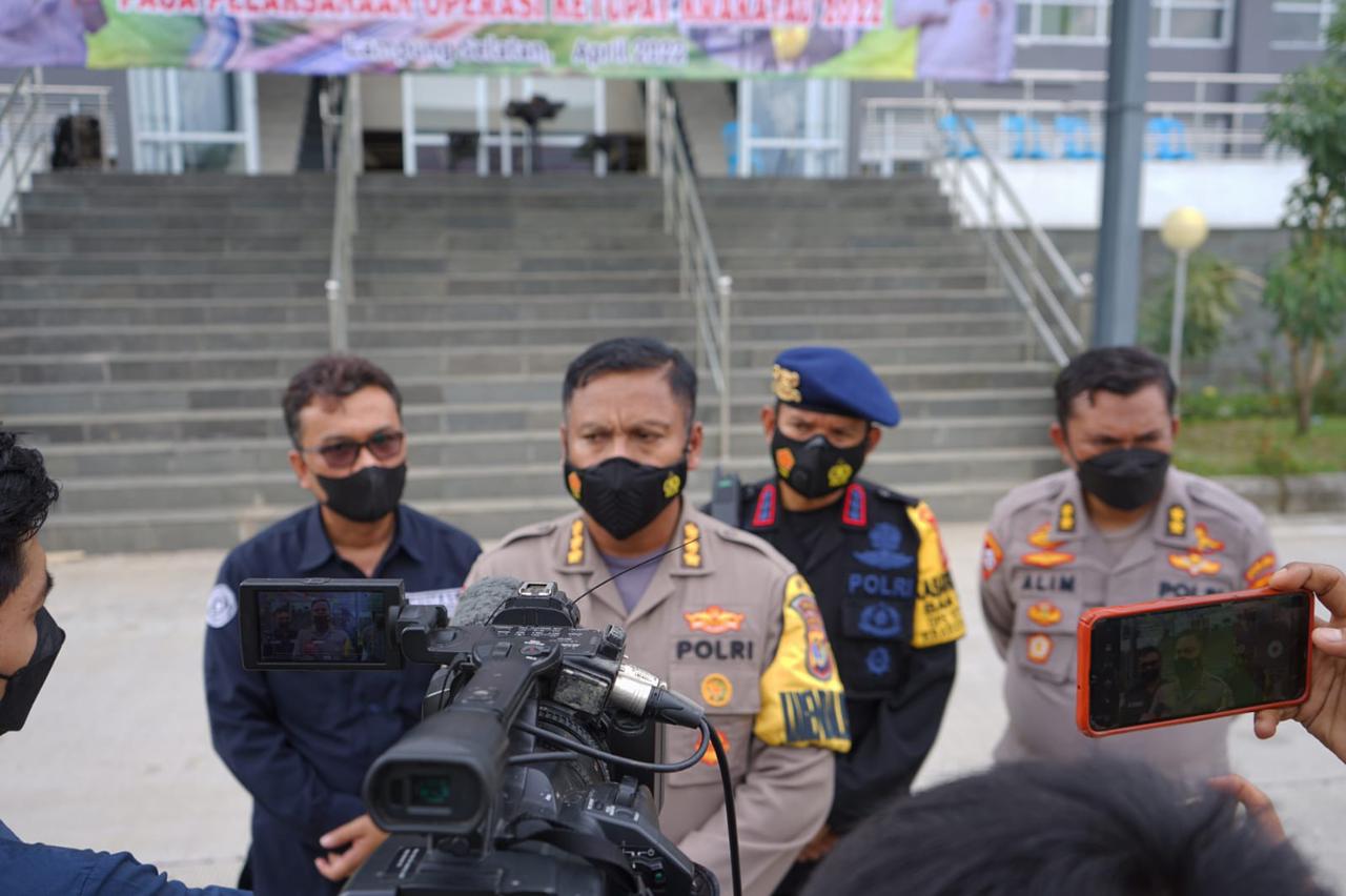 berikan rasa aman dan nyaman bagi pemudik polda lampung gelar simulasi evakuasi udara di jalan tol 46454