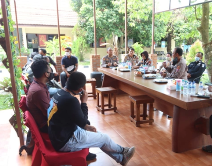 berperan penting dalam menyampaikan informasi kapolda kalteng pererat hubungan kemitraan dengan insan pers 24721