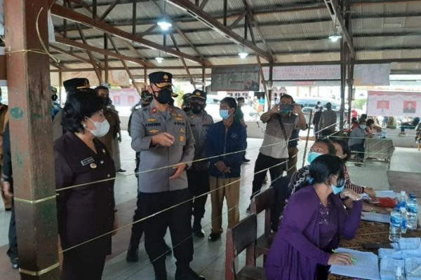 bersama forkopimda kabupaten karo wakapolda sumut tinjau pelaksanaan pilkades di batukarang 25221