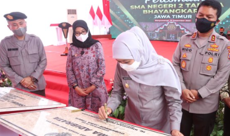 bertepatan dengan hari bela negara gubernur bersama kapolda jatim perkuat sekolah berbasis ketarunaan 22474