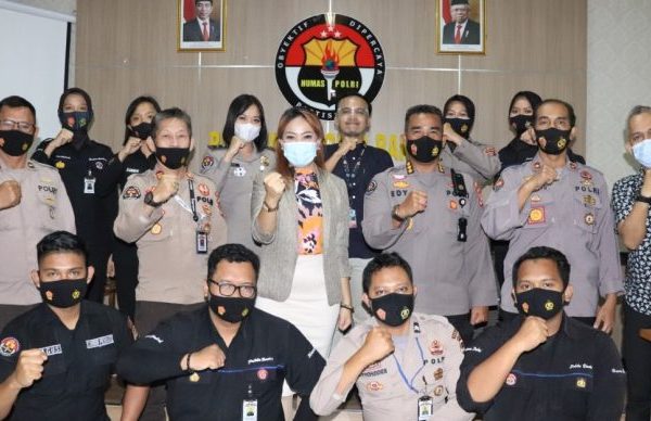bid humas polda banten gelar pelatihan public speaking untuk meningkatkan kemampuan personel 11596