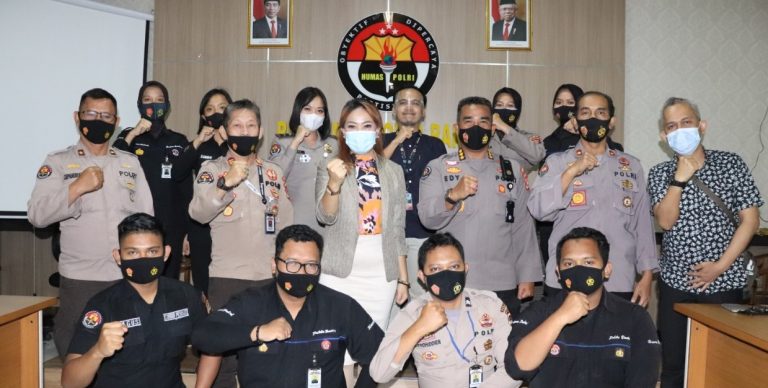 bid humas polda banten gelar pelatihan public speaking untuk meningkatkan kemampuan personel 11596