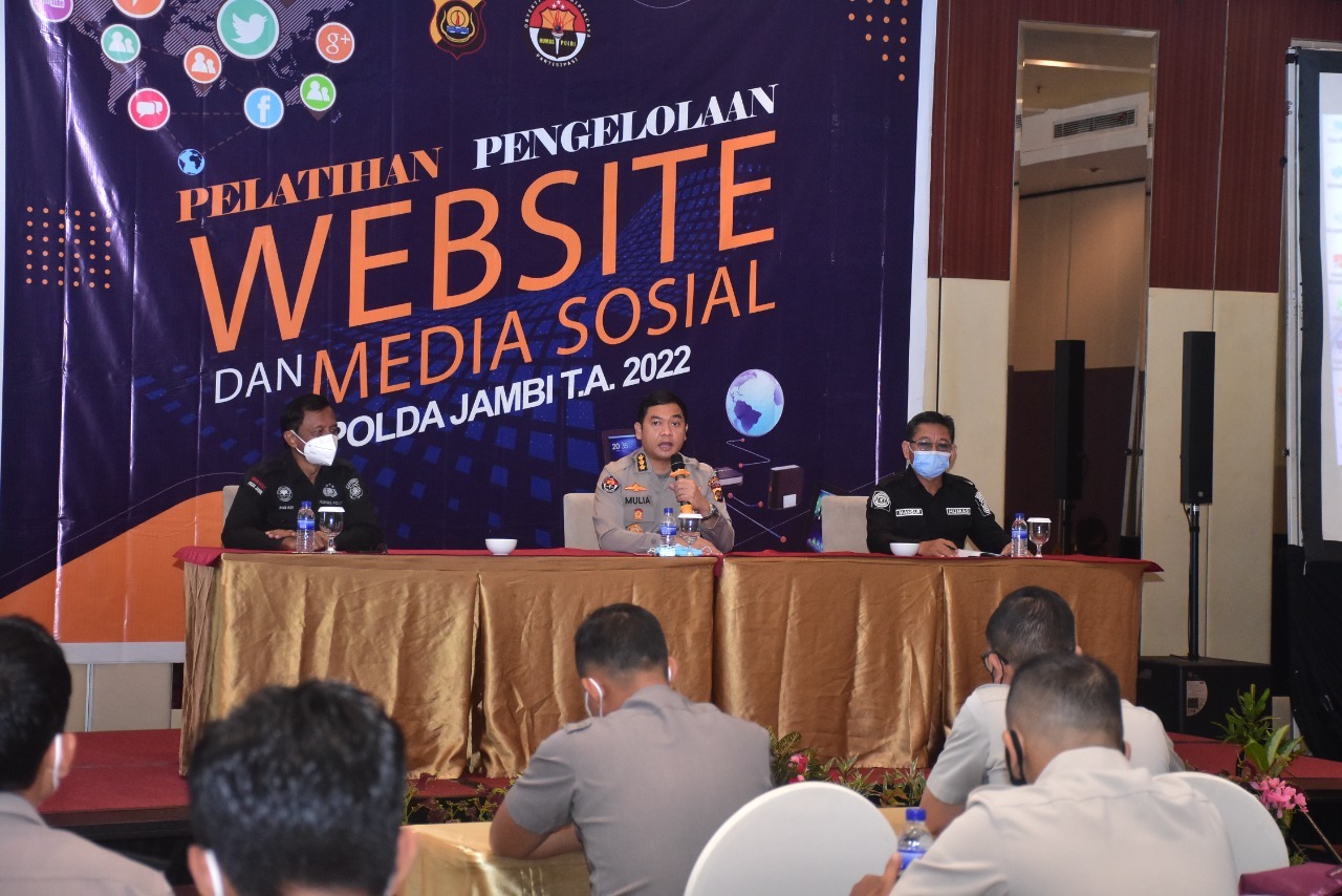 bid humas polda jambi adakan pelatihan pengelolaan website dan media sosial 21060
