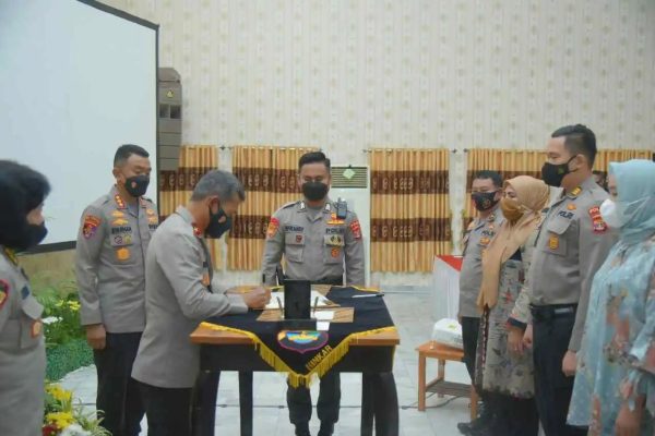 bid propam polda lampung gelar pembinaan etika profesi dan penandatanganan fakta integritas 23054