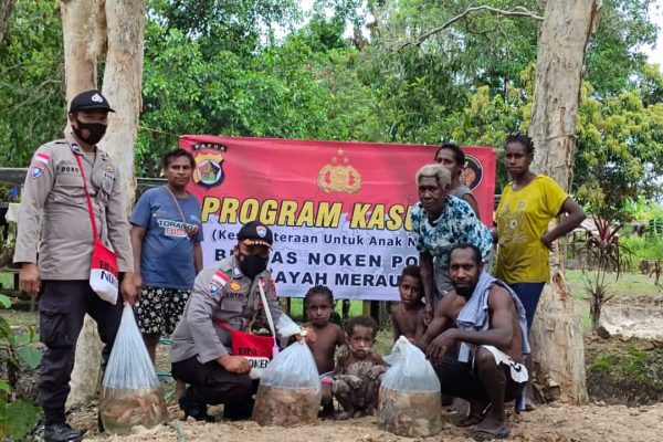 binmas noken beri 500 bibit ikan bagi pembudidaya ikan di kampung wasur merauke 13447
