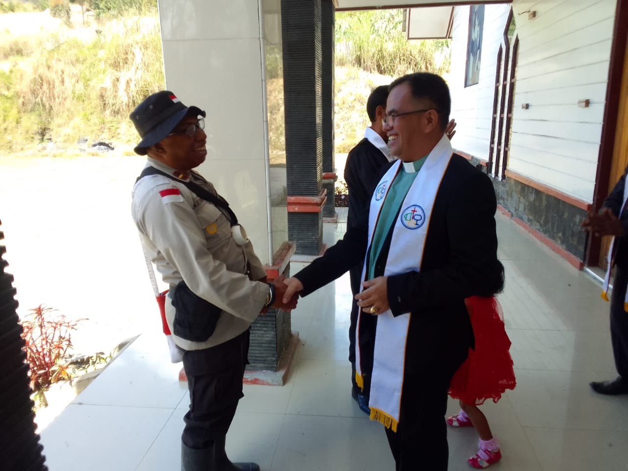 binmas noken ops damai cartenz berikan himbauan kamtibmas melalui tokoh agama 46855