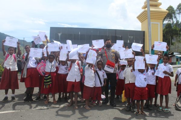 binmas noken polri dan kontribusinya terhadap pendidikan anak anak puncak jaya papua 13436